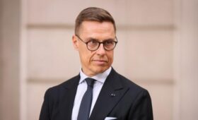 Стубб заявил, что готов представлять ЕС на переговорах с Россией