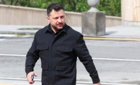 Зеленский заявил, что будет придерживаться перемирия 9 мая, если это будет делать РФ