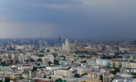 Москвичей предупредили о ливне и грозе 17 мая
