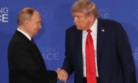 Ушаков не исключил встречу Путина и Трампа на саммите АТЭС