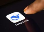 РКН опроверг введение ограничений в отношении нейросети DeepSeek